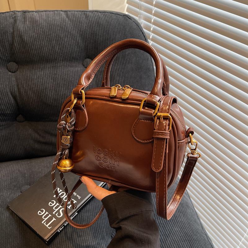 Premium niche bag women's autumn and winter retro new versatile niche messenger bag portable small square bag