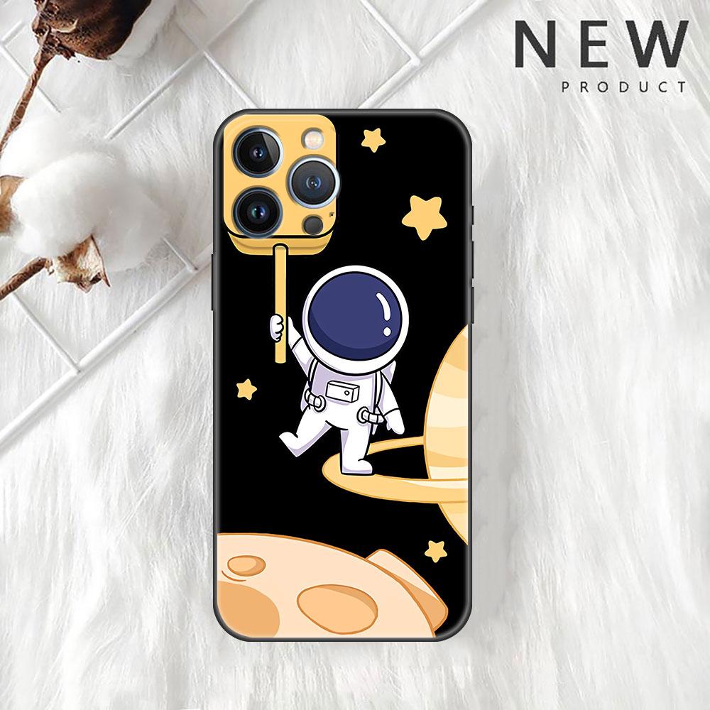 Urocze etui z astronautą dla Apple iPhone 14 11 13 12 Pro 7 XR X XS Max 8 Plus 6 6S 14Pro Czarne Miękkie Etui na Telefon
