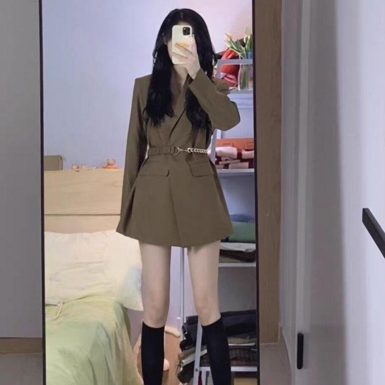 

Элегантная и модная черная женская куртка с мягкими плечами M