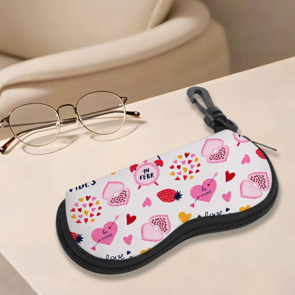 Cute Hearts and Valentines Print Sunglasses Case, Soft Fabric Spectacle Storage Pouch, Portable Anti Scratch Eyewear Bag for Daily Travel