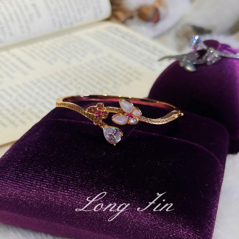 Schmetterlingsarmband Super Schwere Arbeit Schmetterling Weißer Perlmutt Puder Perlmutt Retro Exquisites Armband High-End Leichter Luxus Armband