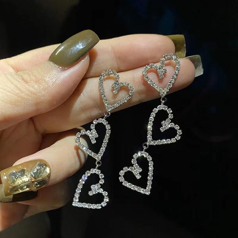 Elegant Zirconia Heart Earrings for Women, French Niche Design, Slimming Effect for Round Faces