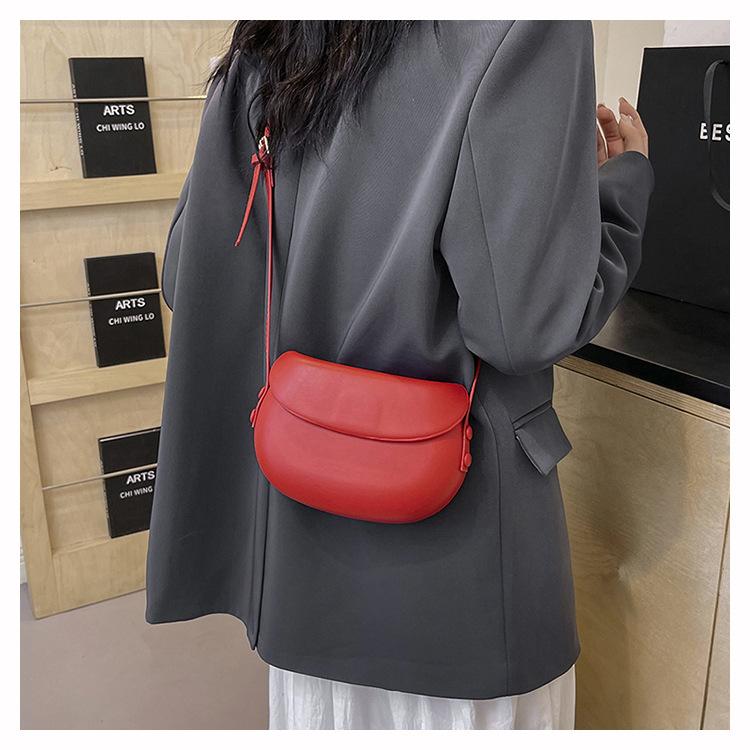 New Fashion Saddle Bag for Women Simple Style Faux Leather Shoulder Crossbody Purse Casual Commute Handbag
