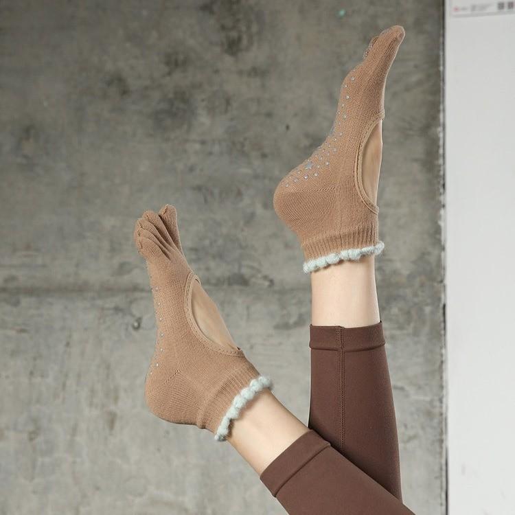 Yogastrumpor Halkfria Professionella Dam Sommar Tunna Tådelade Femtåstrumpor Kort Skaft Pilates Andningsbara Aerobics Sportsstrumpor