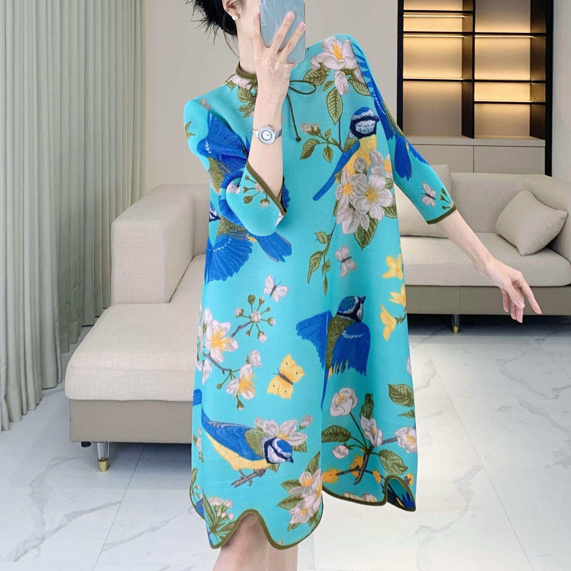 

Мамино новое весеннее ципао в китайском стиле с принтом, 2025: Модное платье, омолаживающее для женщин среднего и пожилого возраста One Size (90-150 jin) небесно-голубой