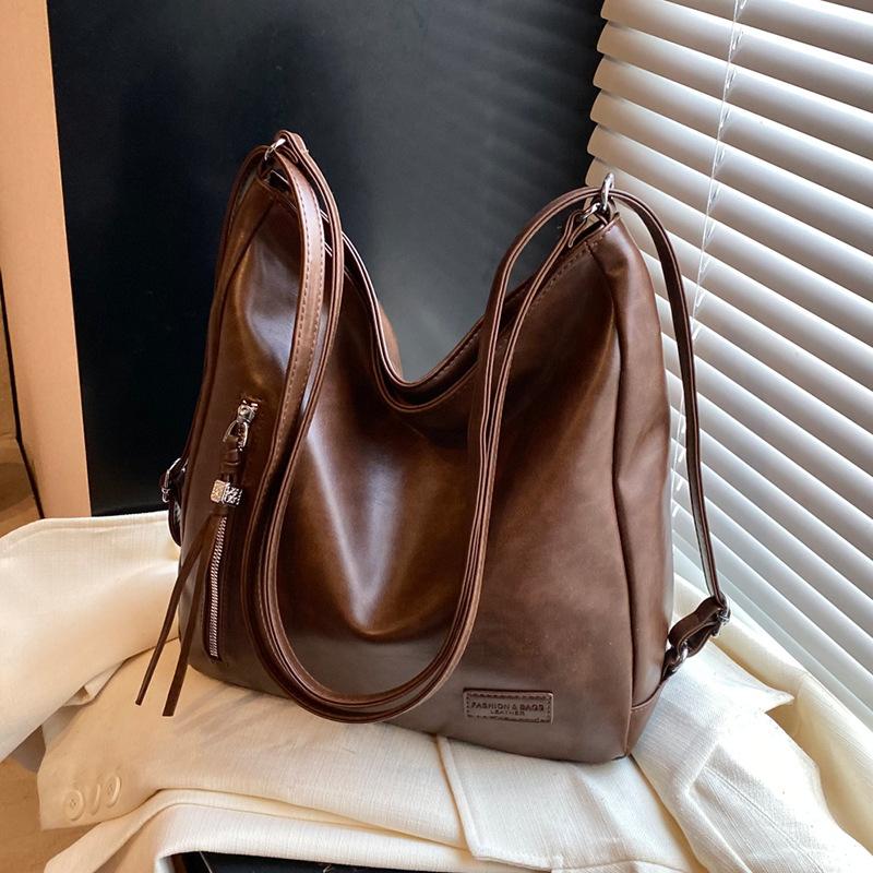 Retro Bag Large Capacity Leather Bucket Bag Crossbody Autumn and Winter Diagonal Straddle Bag Women's Versatile Shoulder Bag Commuter To Work