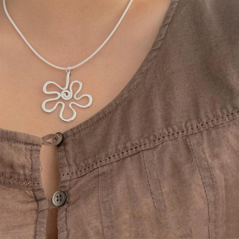 Y2K Irregular Flower Choker Necklace Collar Necklace Clavicle Chain Summer Neckband Party Jewelry for Women Girls