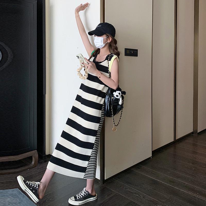 Damen Sommer gestreiftes Strickwestenkleid mit Quaste, mittellang, figurbetont, ärmelloses Design