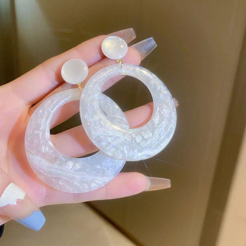 Французские ретро акриловые серьги-круги: Художественный и стильный дизайн подвесок для женщин.