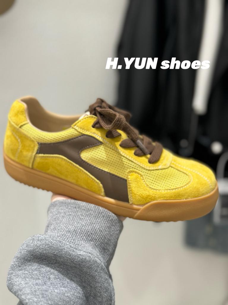 Retro women's new flat-bottomed student women's shoes lightweight sports shoes casual board shoes little white shoes