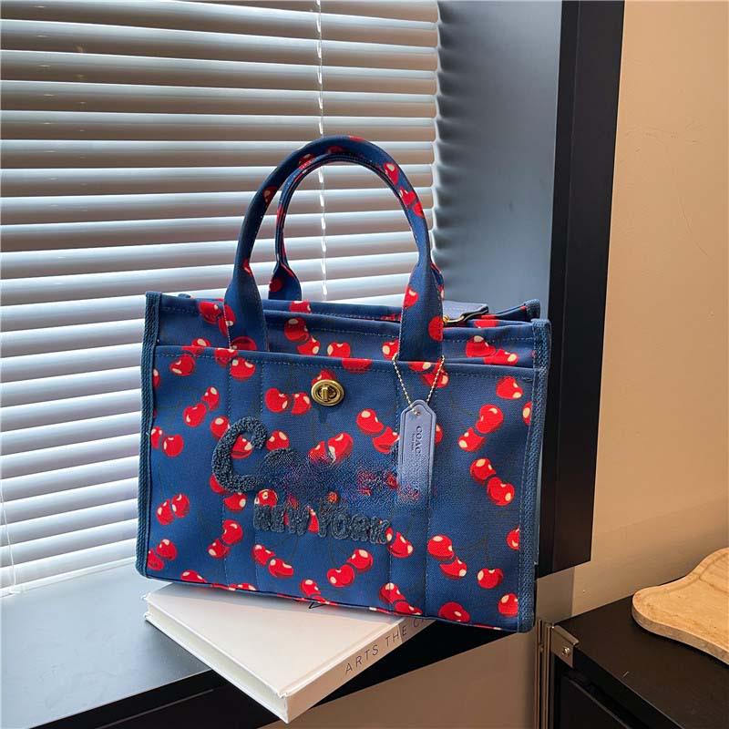 

2025 Hot-Selling Large Capacity Canvas Tote: Stylish Commuter & Crossbody Bag.