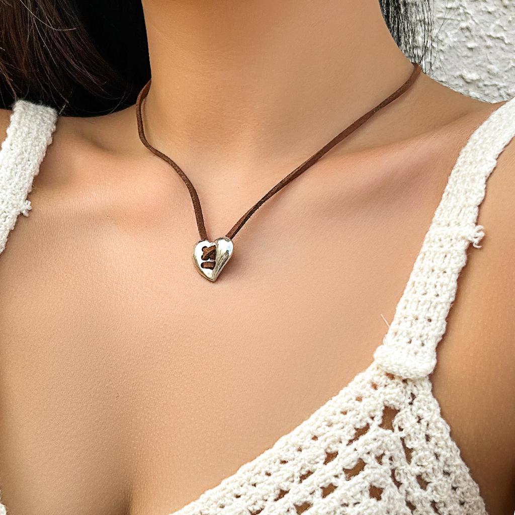 Personalized Irregular Heart-shaped Hollow Pendant Necklace Female, Simple Geometric Round Necklace, Jewelry