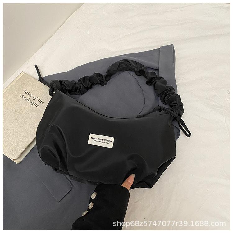 Large Capacity Messenger Bag Women's 2025 New Armpit Bag Commuter Leisure Bag Fashion Folds Simple Shoulder Bag Tide