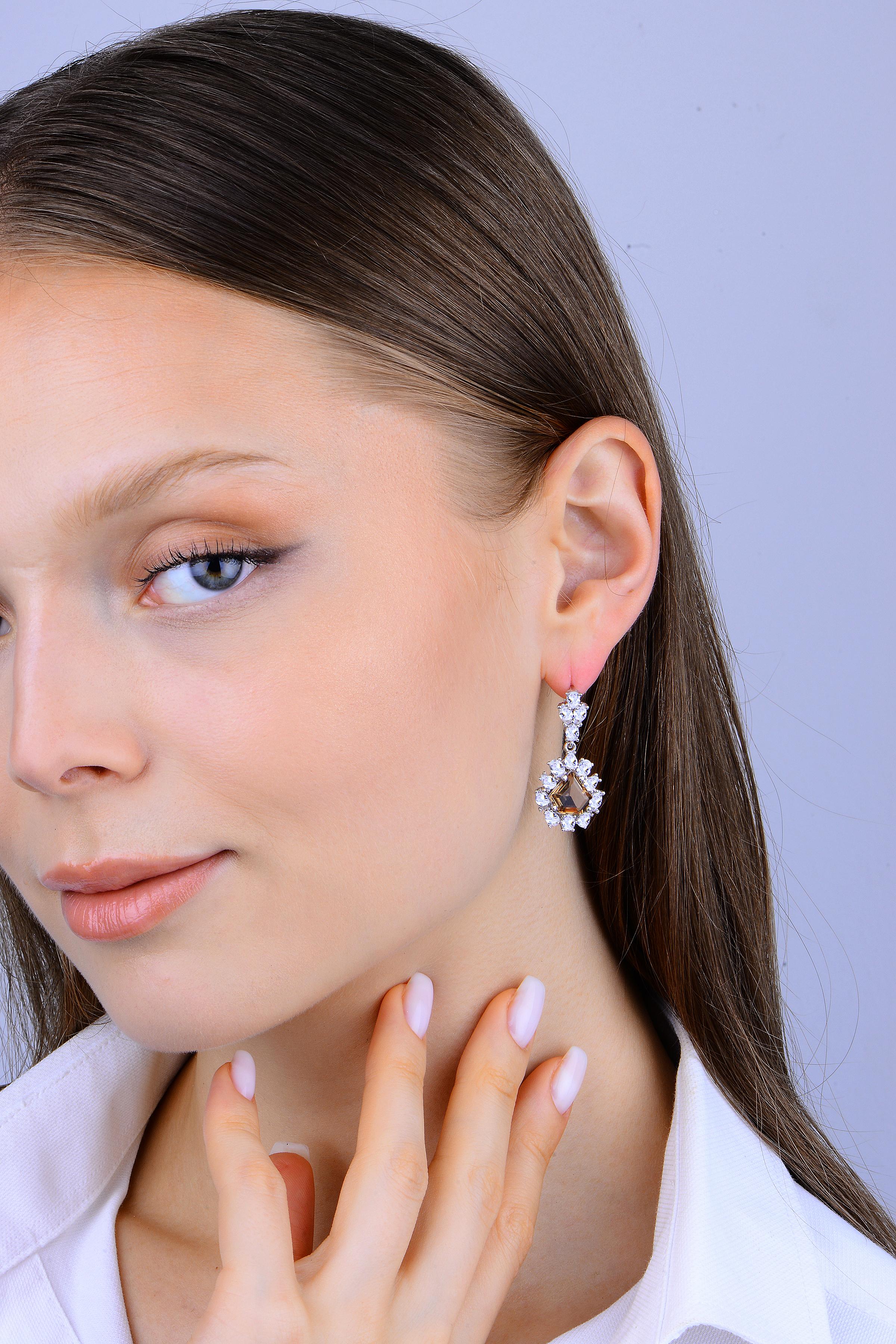 

Серебряные серьги с уникальным ограненным камнем зултанит 925K с цирконом, серьги с изменяющим цвет камнем султанит, уникальные украшения для женщин Zultanite серебряный