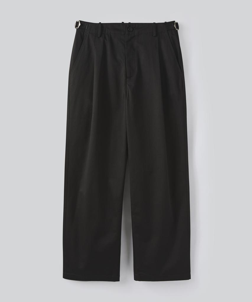 Pabeulega O'Clock One-Pleat Chino Pants (Black)