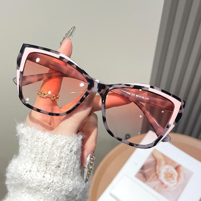 Fashionable Cat Eye Sunglasses Retro Contrasting Paint Glasses Men's and Women's Outdoor Sun Shading and UV Protection Goggles