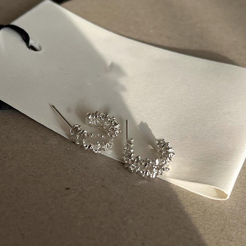 Double-layer Broken Silver C-shaped Fringed Stud Earrings Niche Fashion Cold Wind Earrings Light Luxury High-end Earrings Women