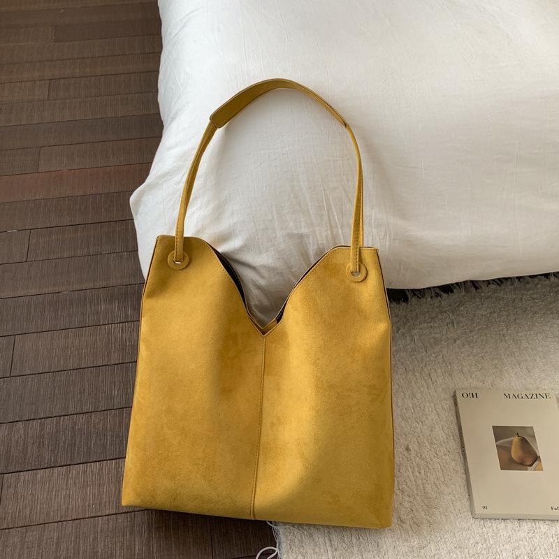 

Модная корейская версия повседневная сумка большой вместимости замшевая осенняя новая матовая сумка-тоут простая наплечная сумка-подмышка женская жёлтый
