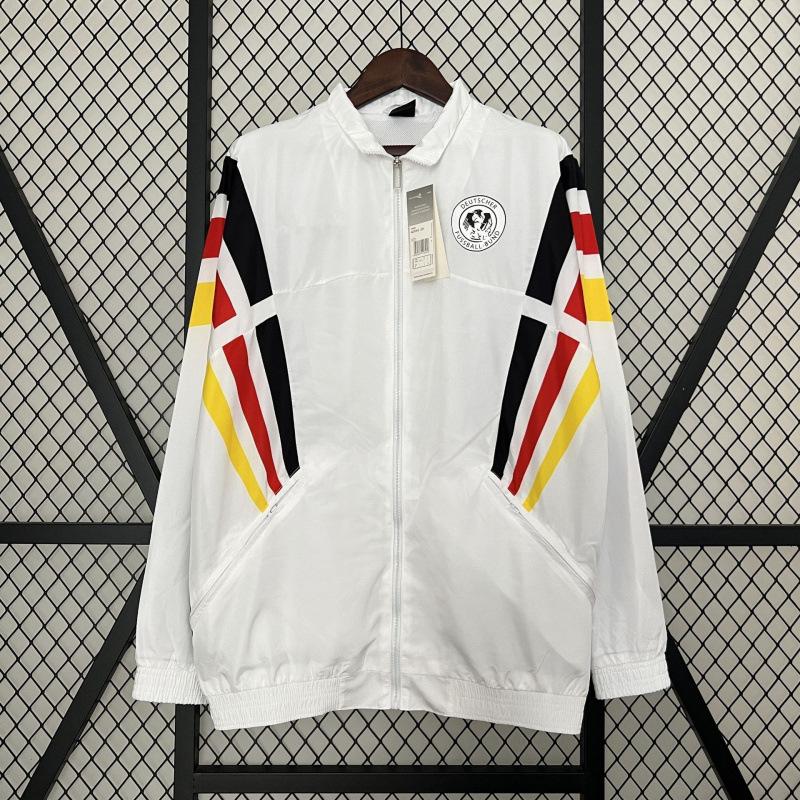 Popular retro jerseys, football jerseys, trench coats, Barcelona Portugal, Spain and Argentina training jerseys S