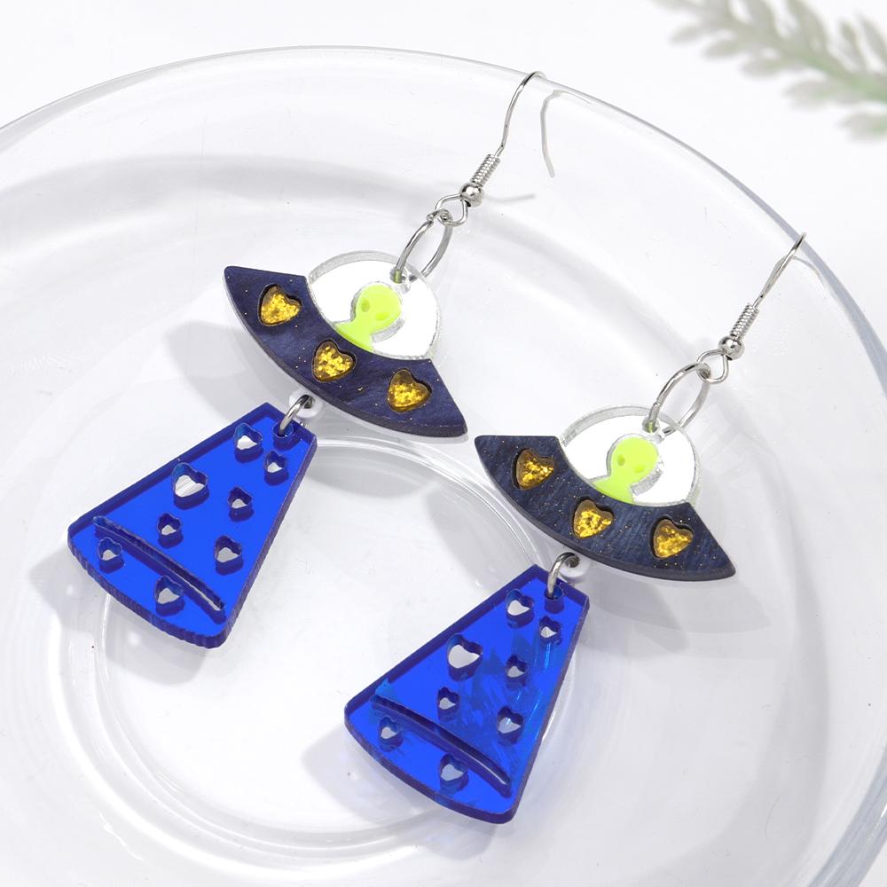 New Creative UFO Alien Acrylic Drop Earrings for Women Girls Trendy Love Heart Spaceship Earring Jewelry Valentine s Day Gift