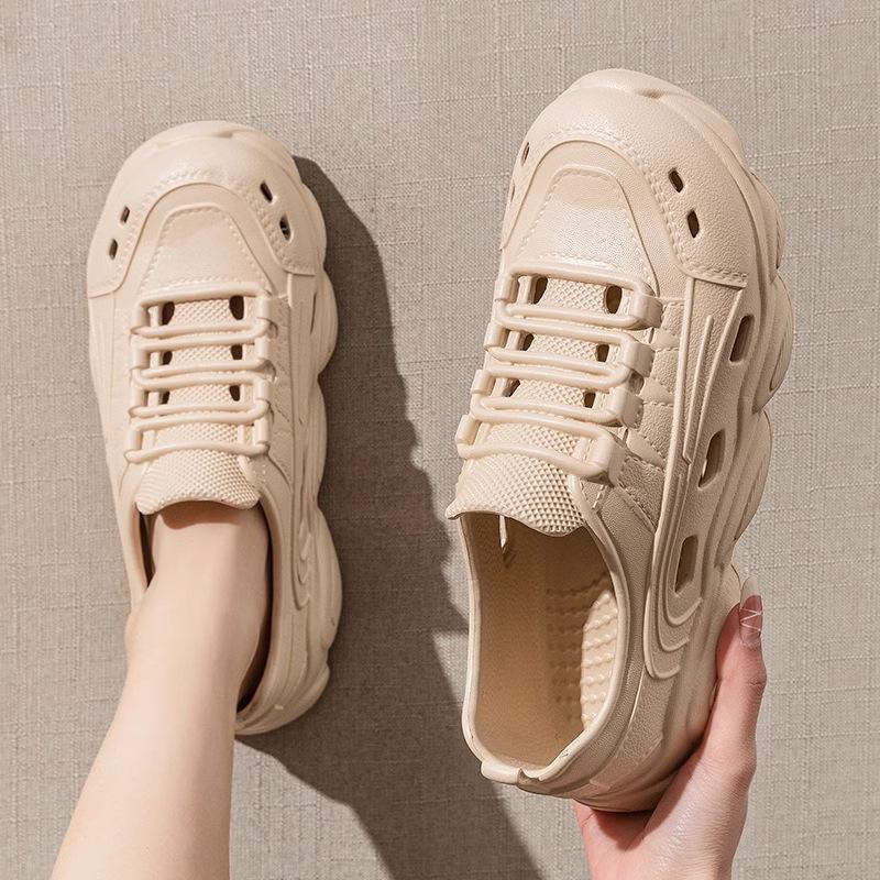 Spring/Summer Couple's One-Piece EVA Shoes: Comfortable, Casual, Puff Design, Non-Slip Sole.