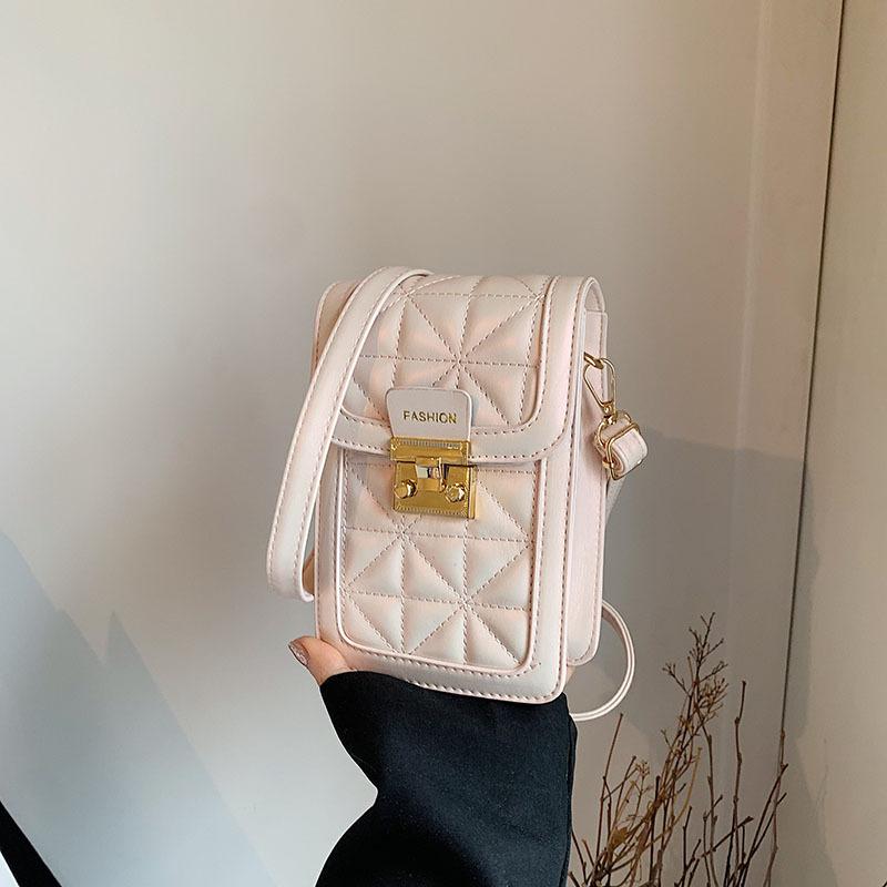 Small Bag 2024 New Female Popular Beautiful Personality Summer Simple Chain Messenger Bag Fashionable Shoulder Small Square Bag