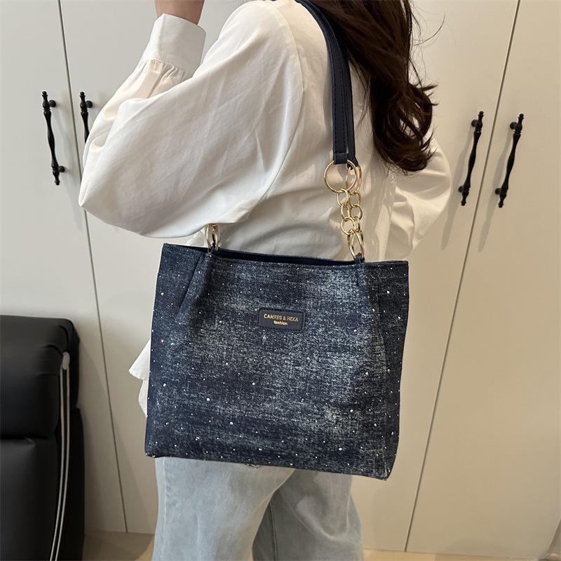 Simple casual commuting large capacity versatile shoulder underarm bag texture new fashion portable tote bag women