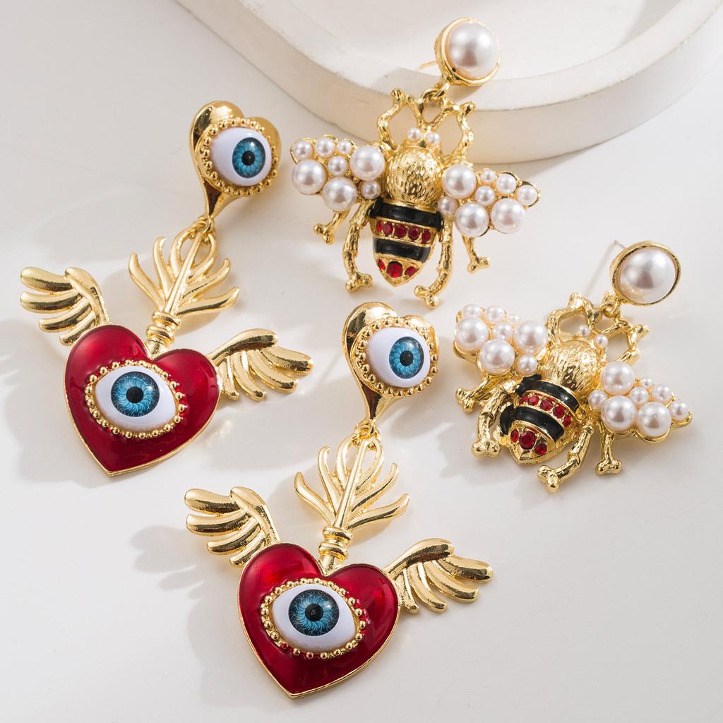 Personality Creative Love Devil's Eye Pearl Bee Earrings Silver Needle Earrings