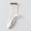 2 Paar gerüschte rutschfeste Yogastrümpfe, Vollhandflächen-Silikon-Mittelschaft-Pilates-Socken, Rutschfeste Fitness-Sportsocken, In mehreren Farben erhältlich
