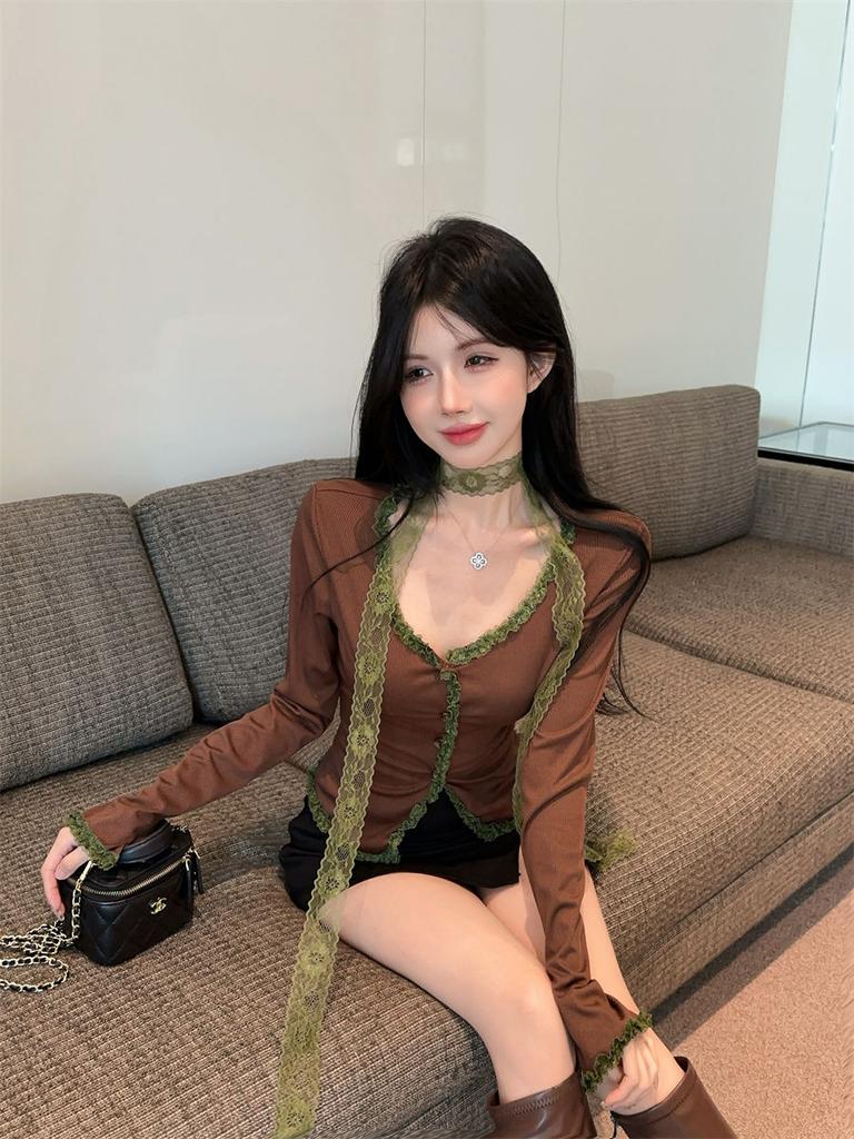 Retro Girlish Lace Patchwork V-neck Base Shirt for Women's Maillard Outfit Hanging Neck and Flowing Ribbon Slim Fit Top