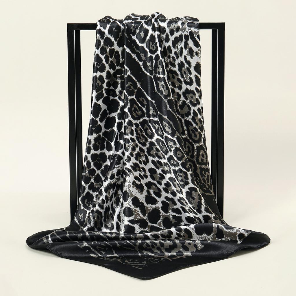 90*90cm Leopard Gedruckter Quadratischer Schal Damen Luxus Designer Schal Mode Punkt Stirnband Matt Satin Seide Haarband Taschentuch