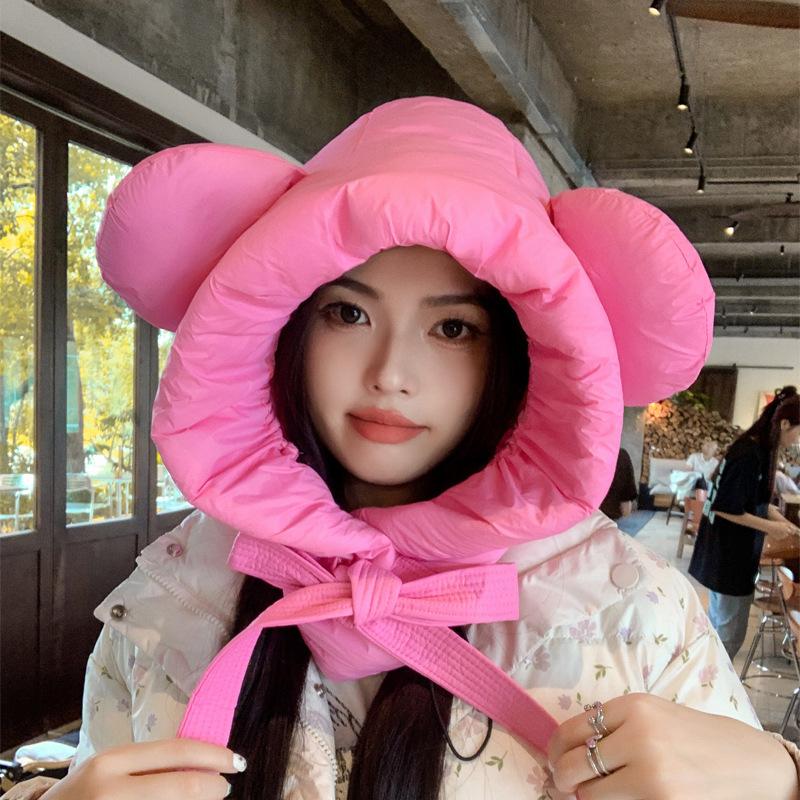 Fashion hat women's winter cycling cold protection and warmth ear protection pullover hat cute bear shows small face