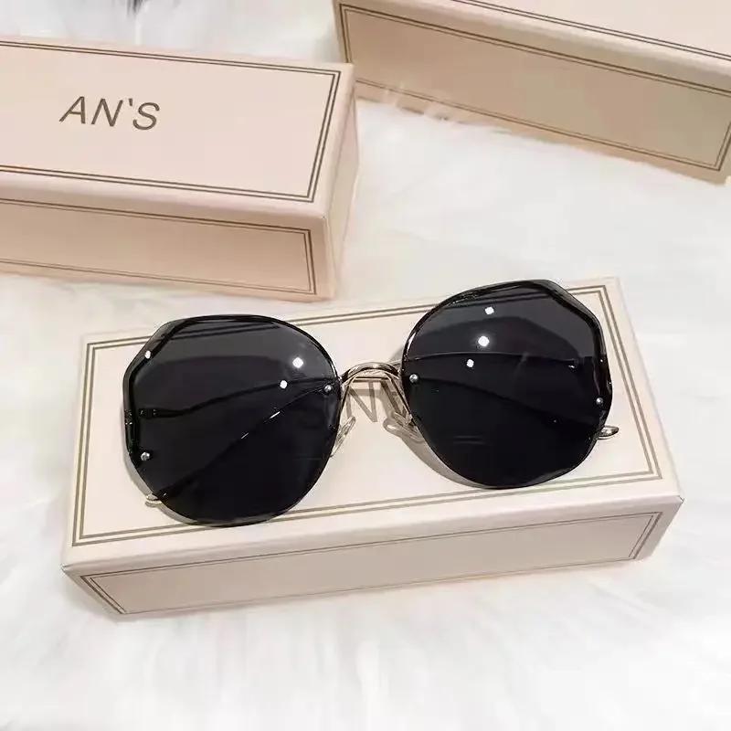 Rimless Sunglasses for Women/Men Colour Polygonal Large Frame Gradient Sunscreen Eyeglasses Gafas De Sol