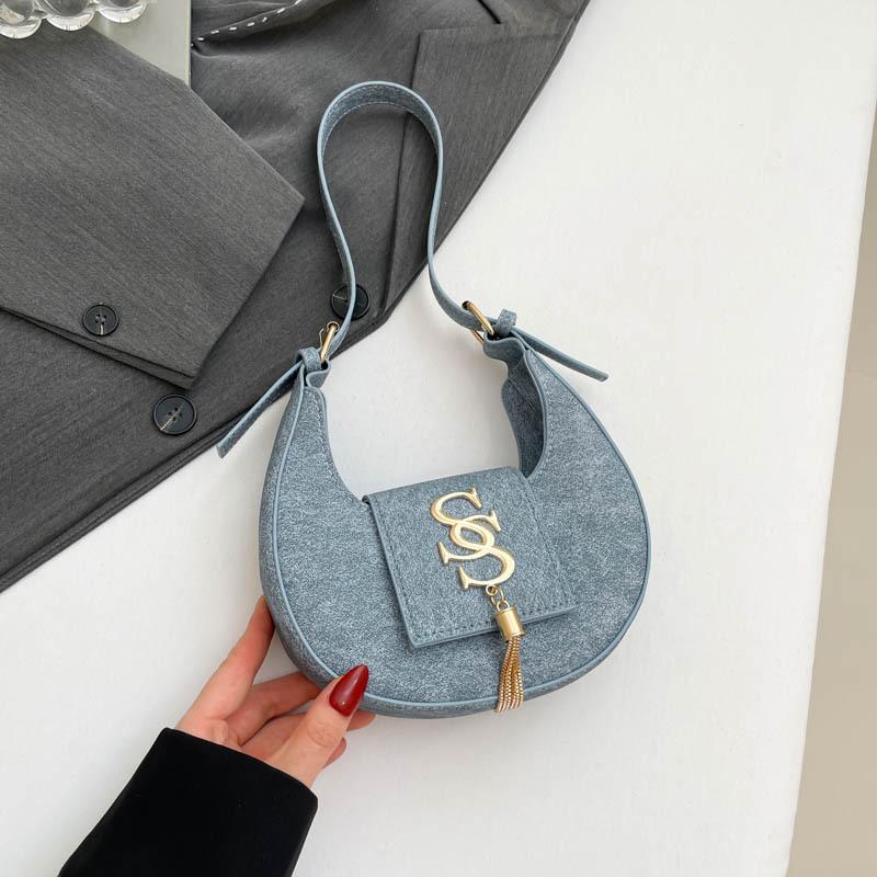 Popular Hardware Letters 2025 Spring Simple New Beautiful Personality Trend Fashion Hand Carry Armpit Crescent Women's Bag