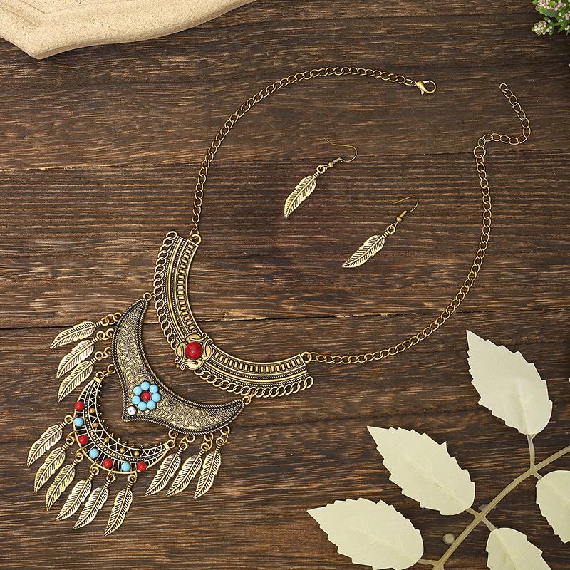 European-American Retro Layered Leaf Tassel Necklace and Earrings Set