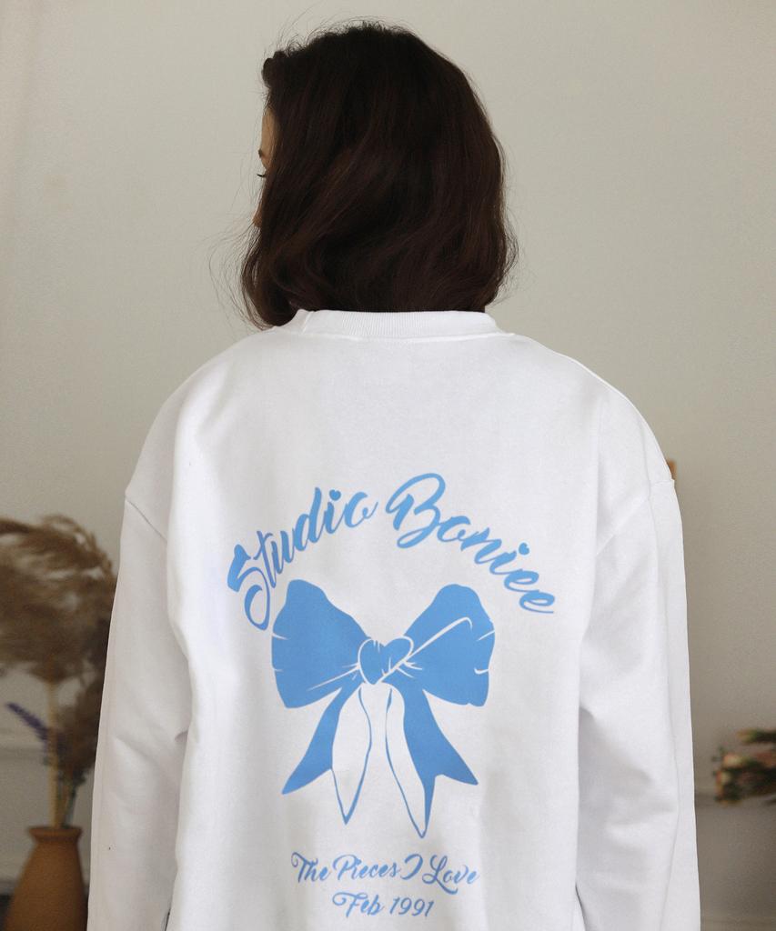 BONIEE [Fleece Lined] Back Ribbon Graphic Oversized Sweatshirt White