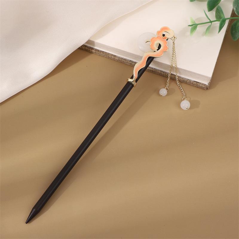 Ebony Style Tassel Hairpin: Vintage Wooden Hair Accessory for Women, Perfect for Simple Updos and Ancient Costume Adornments