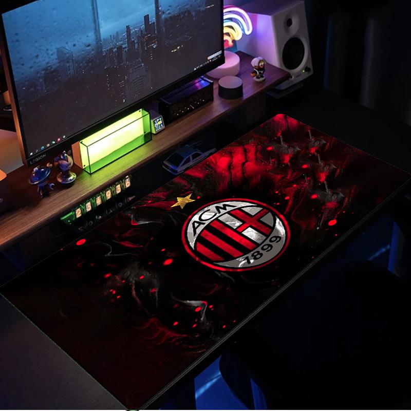 Tappetino per mouse con logo AC Milan, base in gomma, tappetino da scrivania per esports, tappetino per mouse per giocatori e uso in ufficio, scrivania da gaming, tappetino facile da pulire