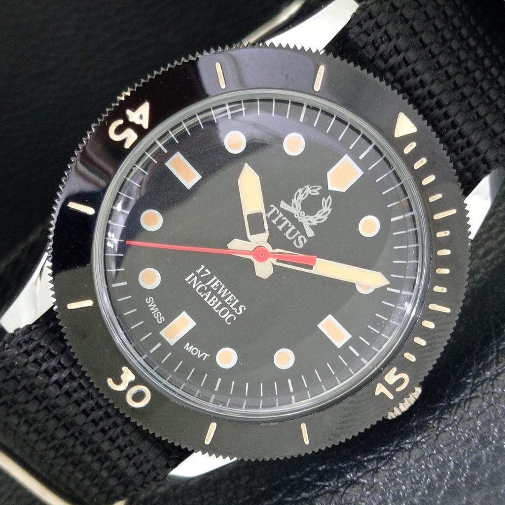 

VINTAGE TITUS HAND-WINDING SWISS MENS TURNABLE BEZEL BLACK DIAL WATCH a700220-5 R202-a700220