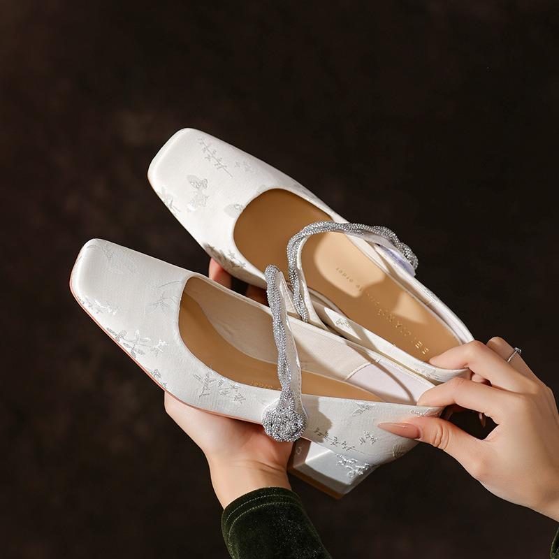 Embroidery square head Mary Jane women's shoes thick heel rhinestone one-word belt single shoes with skirt