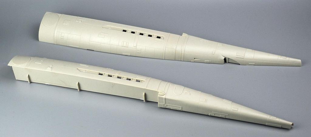 Platz Model A Space Odyssey Orion Space Clipper Scale Plastic Model Möbius 2001 1/72 MOE2001-11 (Spaceship)