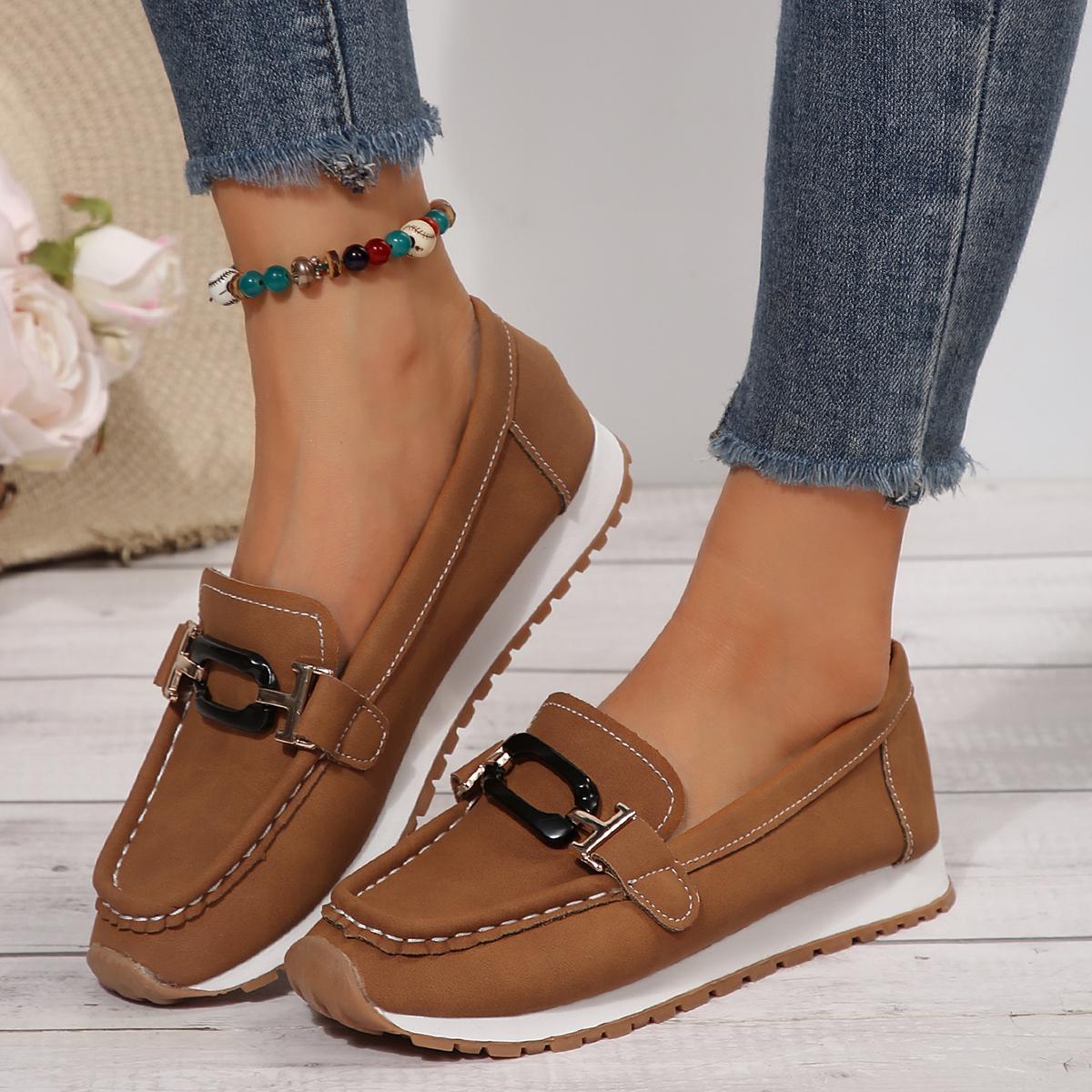 

Модные повседневные туфли-лодочки слипоны с металлической отделкой для женщин Осень 2025 Низкий каблук Нескользящие лоферы Комфортная мягкая подошва Декоративная строчка Обувь 43