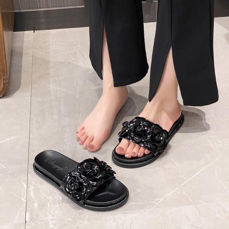 Fashion  designer camellia flower platform slippers women open toe outdoor slides summer shoes japanned leather floral flip flops