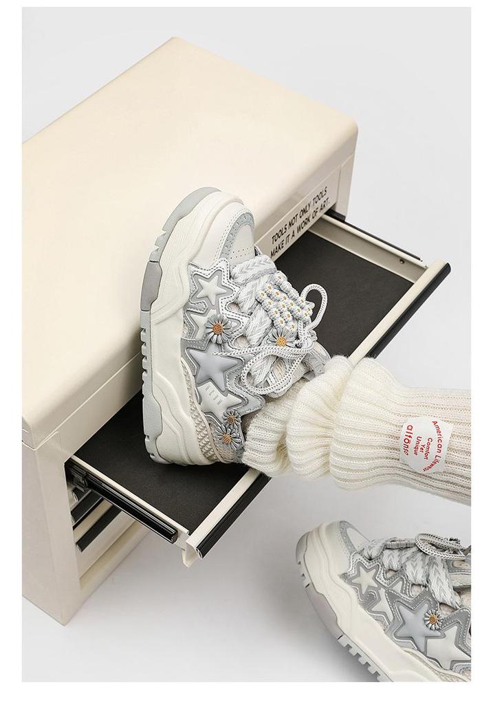 Daisy Series 2025 Height-Boosting Shoes: Trendy Thick-Soled Sneakers for Men & Women