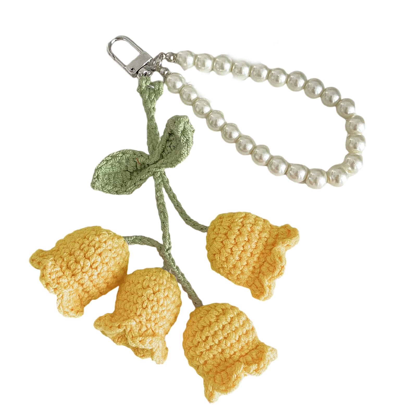 

Eye Catching Crocheted Flower Keyring Handmade Knitted Florals Bag Pendant Pearls Charm Jewelry for Key and Backpacks