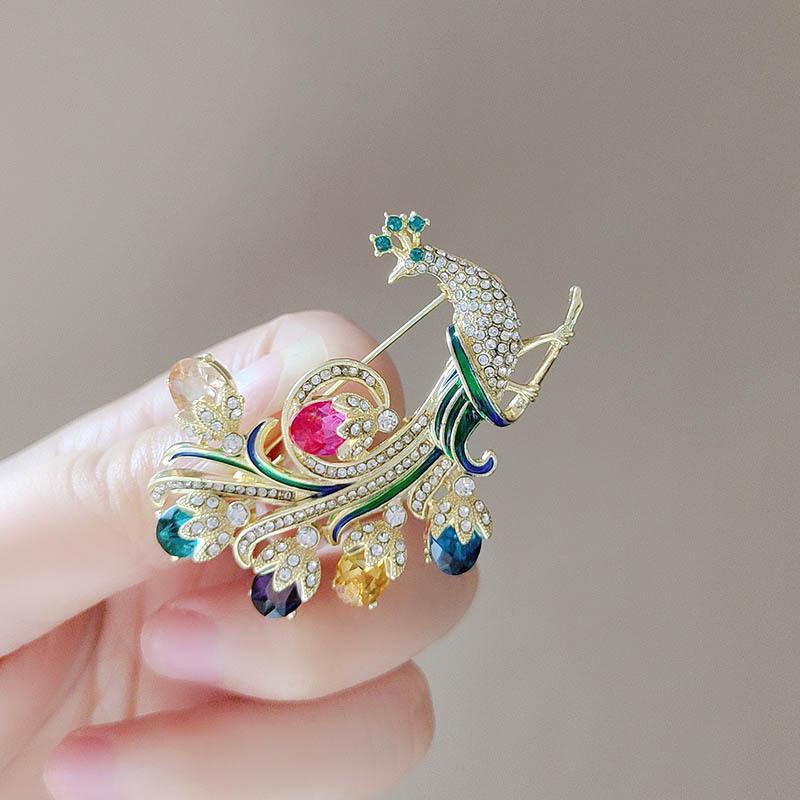 

Ретро Мода Красочные Броши Павлины для Женщин Леди Красота Стразы Хвост Птица Вечеринка Офис Брошь Булавка Ювелирные Изделия Подарки