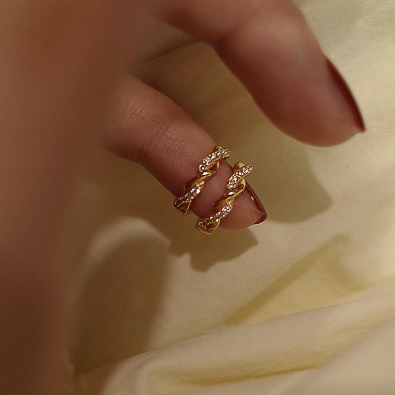 Micro-set Zirconia Twist Earrings Female Ins Niche Design Sense of Temperament Fashion Earrings Ear Buckle Celebrity Simple Earrings Casual Daily