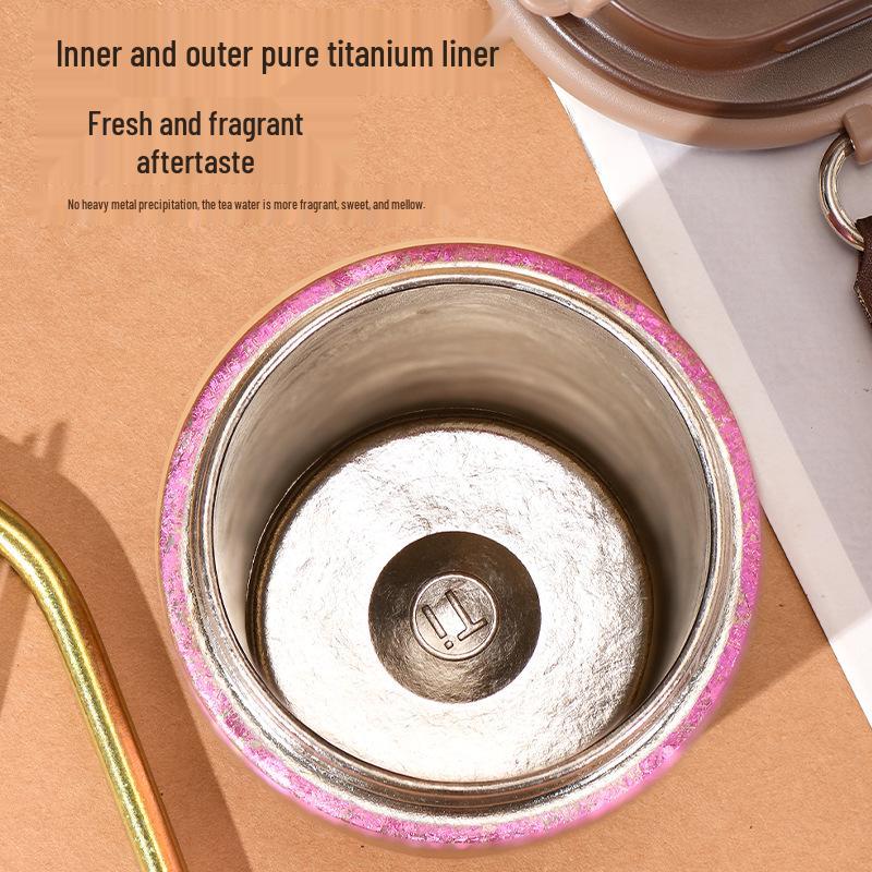 2025 Tragbarer isolierter Titan-Kaffeebecher - Heiß- & Kaltkonservierung