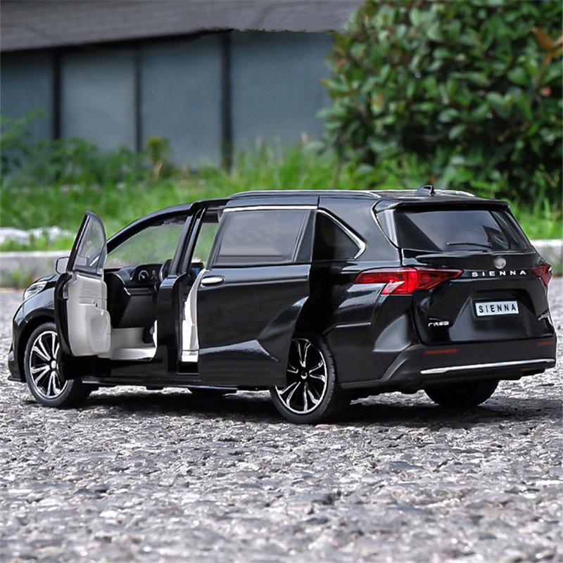 1/24 TOYOTA Sienna MPV Alloy Car Model Diecasts Metal Toy Commercial Car Model Simulation Sound Light Collection Childrens Gifts
