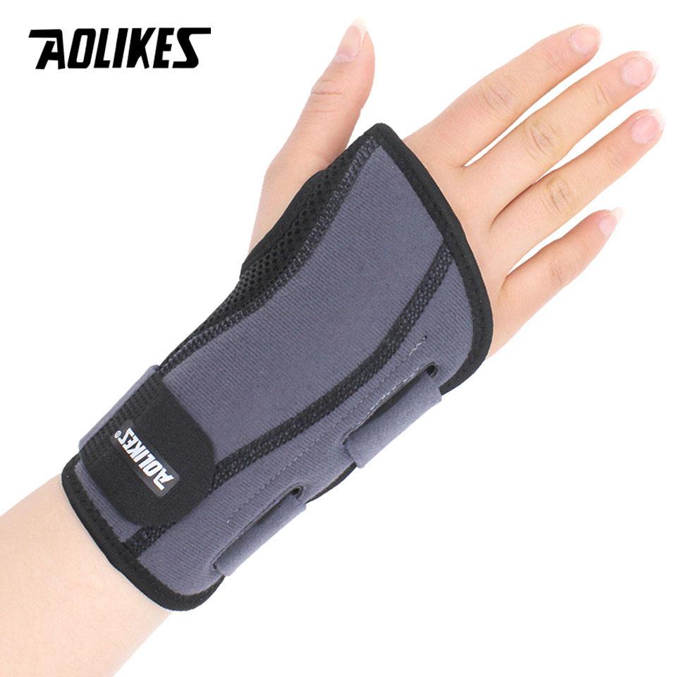 Aolikes Wrist Brace with Splint Support for Carpal Tunnel Arthritis Sprain Recovery Pain Relief